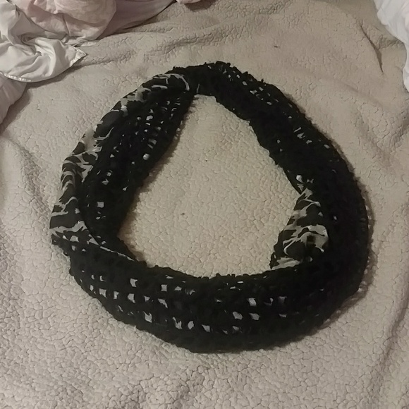 Scarf - Picture 4 of 5